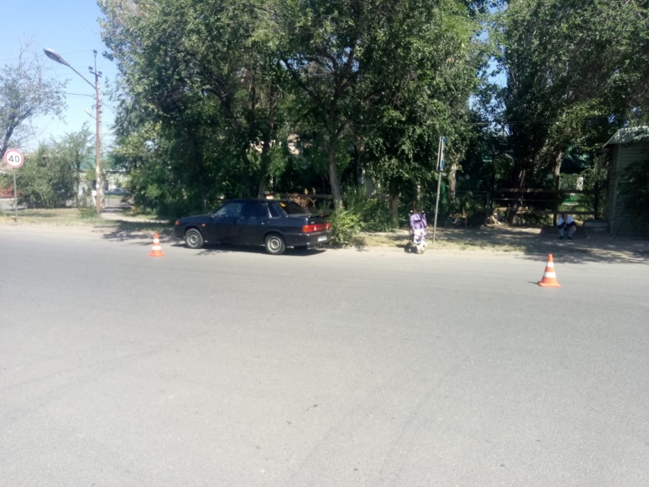 В Астрахани младенца в коляске сбил молодой парень