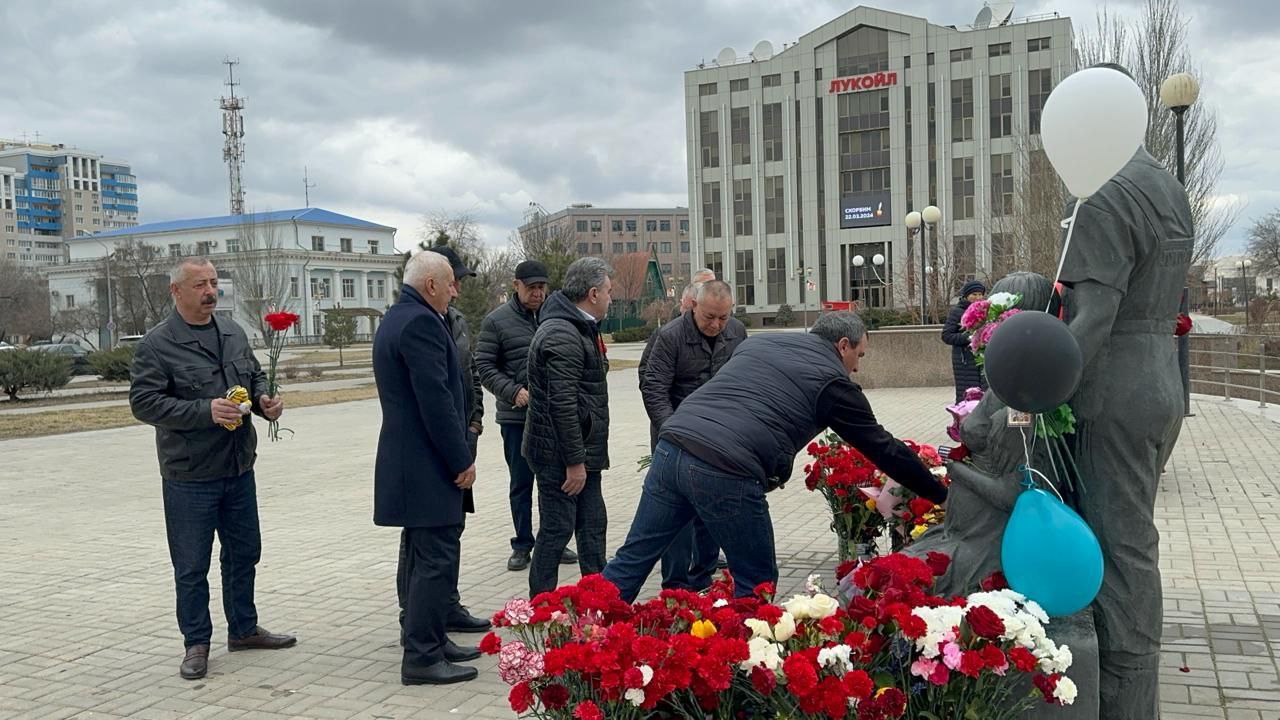 Астраханцы могут почтить память жертв теракта в «Крокус Сити Холле» на Лебедином озере 