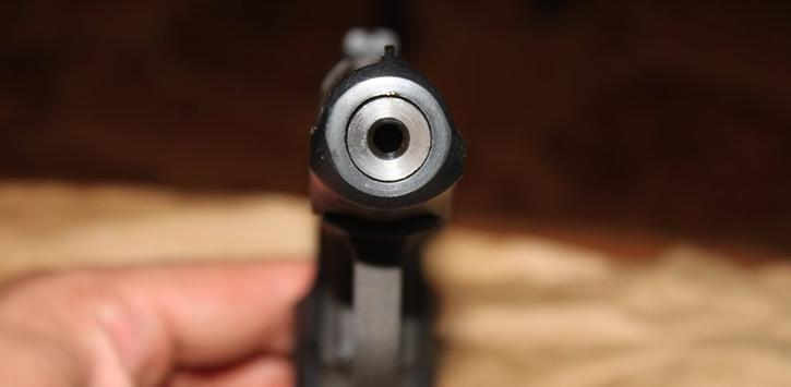 Суд решил, чем заняться в ближайшие полтора года астраханцу, досаждавшему бывшей теще