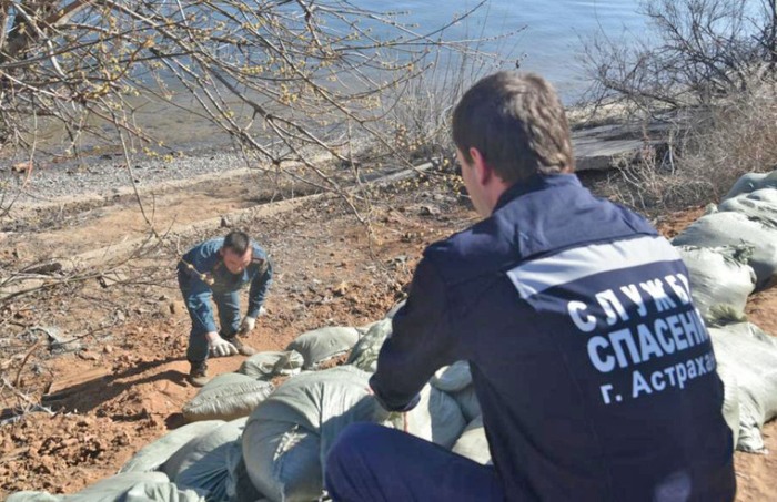 В Астраханской области при подготовке к паводку укрепят 25 береговых участков