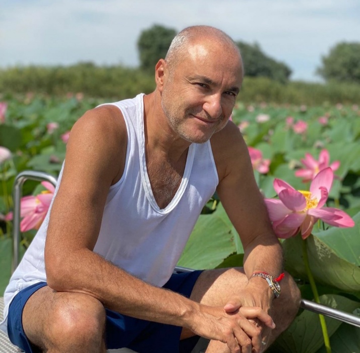 "Это лучшее место на земле!" Очередной звездный гость отдыхает в Астраханской области с ректором АГУ