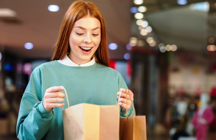 Всё для себя: вдвое больше россиян стали еженедельно покупать «маленькие радости» 