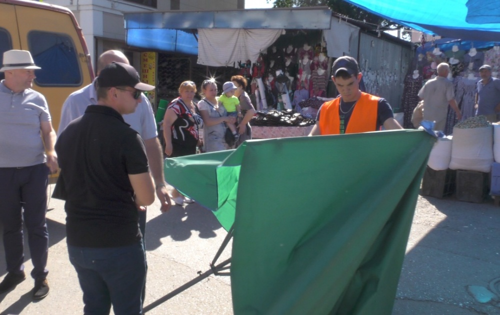 На Больших Исадах в Астрахани снова разгоняли торговцев