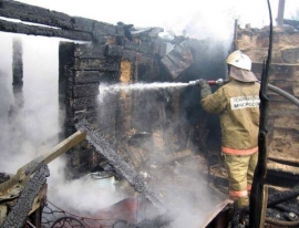В Астрахани за сутки сгорели дом и баня