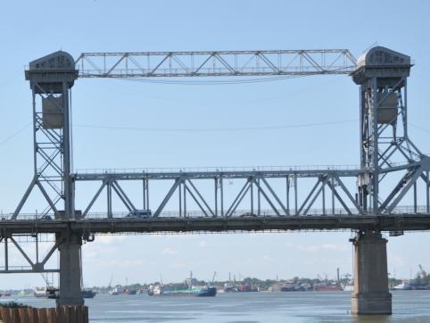 В Астрахани на два месяца перекроют Старый мост