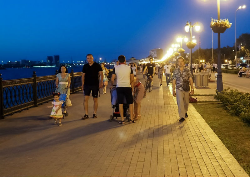 Опасные прогулки. Стоит ли астраханцам бояться Петровскую набережную?