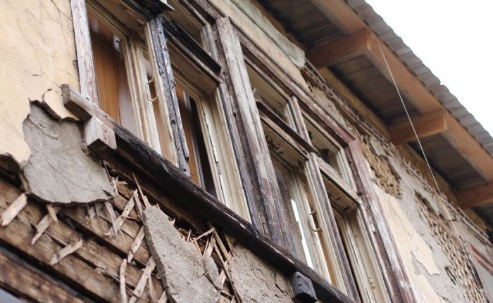 Под Астраханью семью переселили из аварийного жилья только после вмешательства прокуратуры