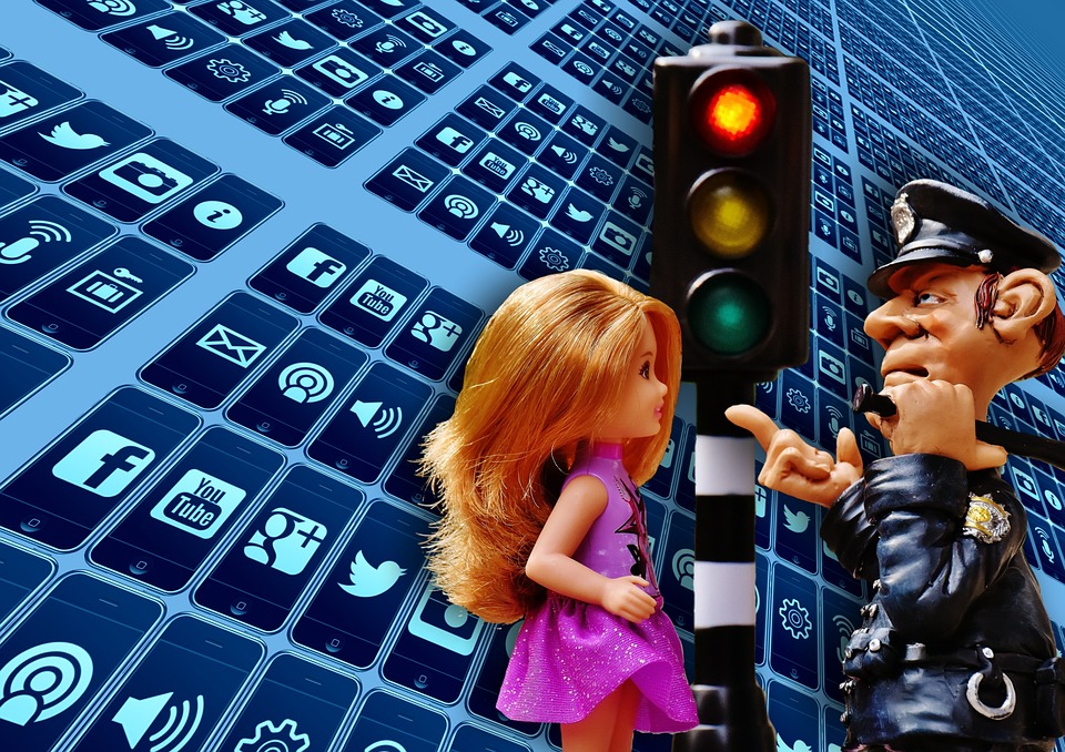 Соцсети. Детям до 14 лет – вход запрещен