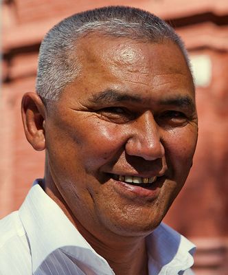 Доходы Нургали Байтемирова заинтересовали астраханскую общественность