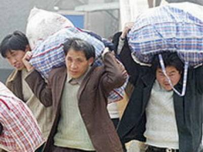 В ходе рейда продавцы «Больших Исад» прятались от полиции в коробках