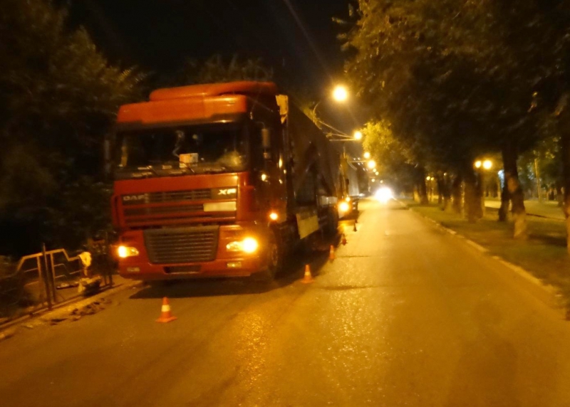 В Астрахани открывшиеся двери грузовика сломали мужчине ребра 