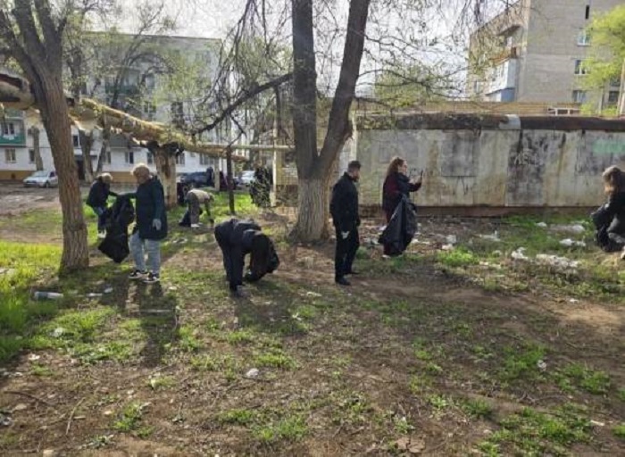 Генеральная уборка продолжается в Астрахани 