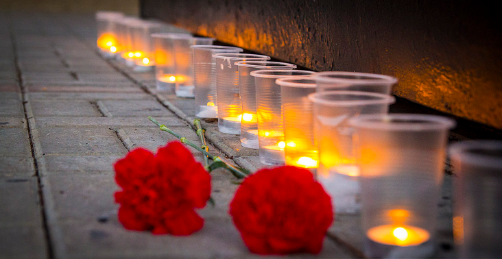 Завтра в четыре утра в Астрахани зажгут свечи памяти в Братском саду