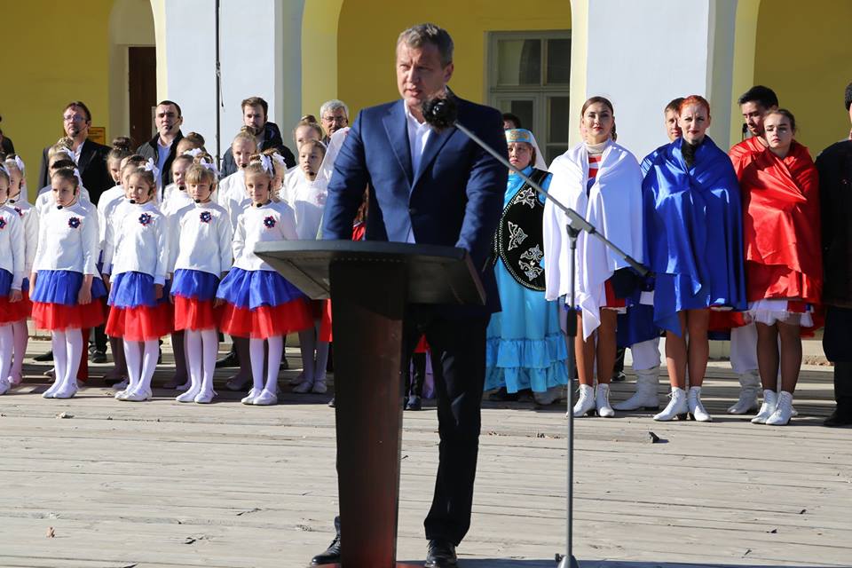 Астраханцы отметили День народного единства и посмотрели на врио губернатора 