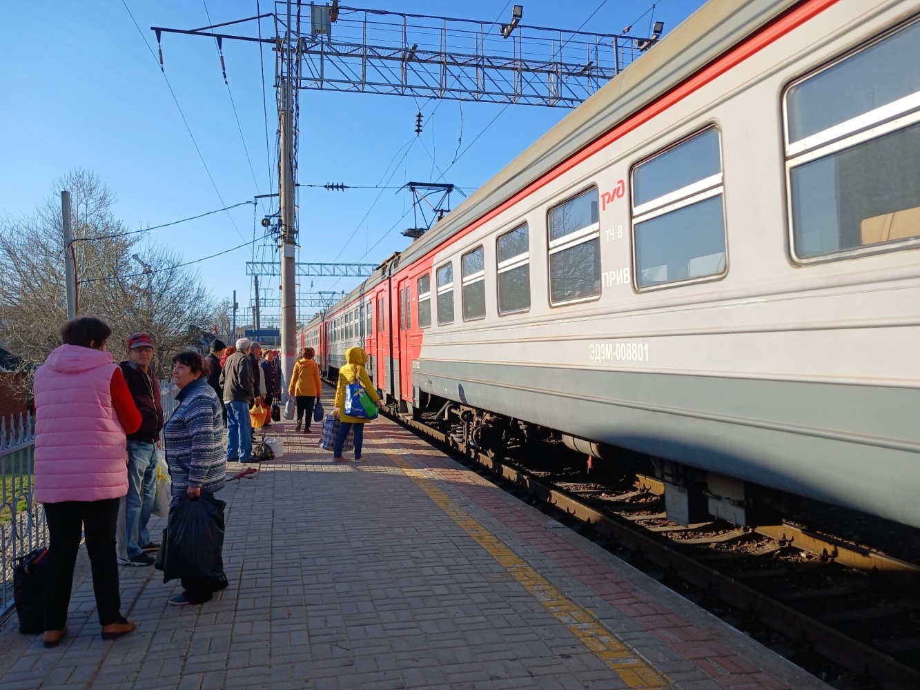 Весна пришла: в Астрахани начинает ходить дачная электричка