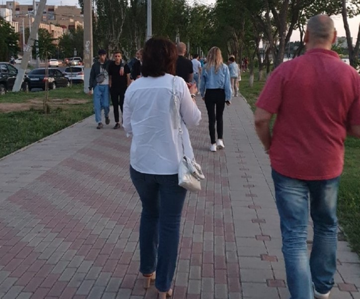 Астраханская тусня перекочевала с Центральной набережной на Приволжский затон