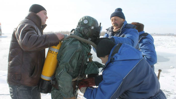 В Астрахани места для крещенских купаний обследуют водолазы