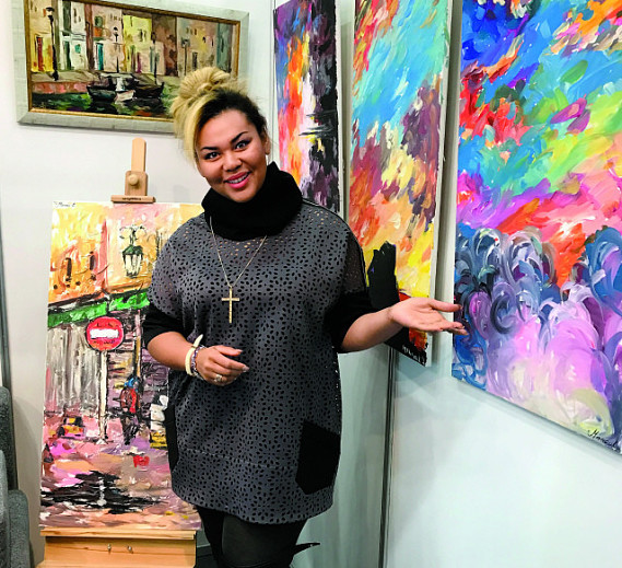 Скорее записывайтесь: Корнелия Манго научит астраханцев рисовать