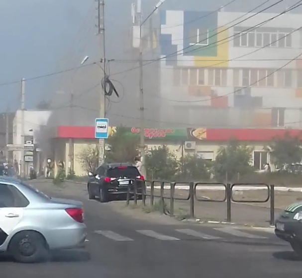 В Астрахани загорелся магазин "Осетинские пироги"