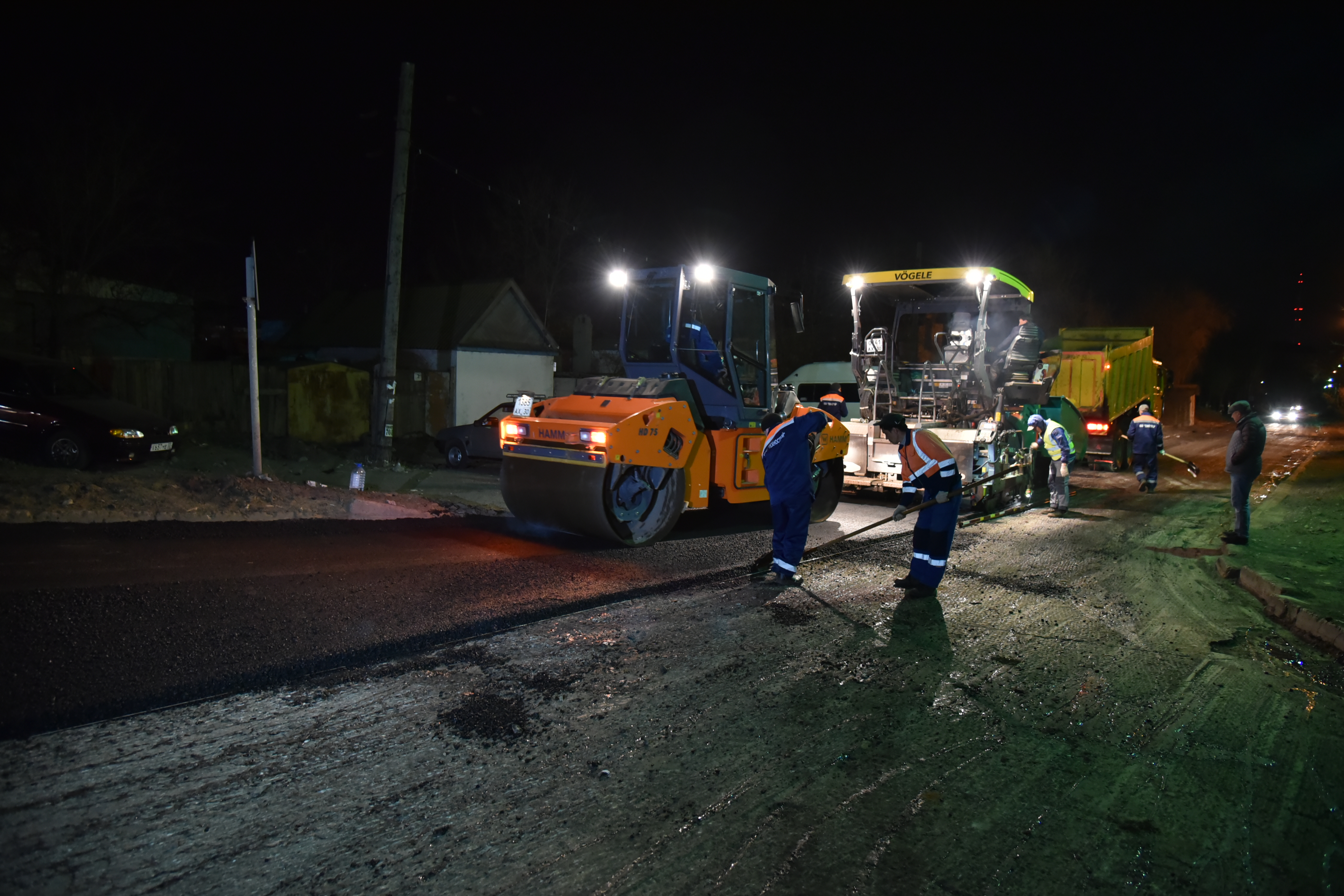 До конца недели в Астрахани отремонтируют улицу Зеленую