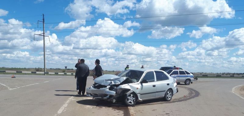 Под Астраханью в столкновении иномарок пострадали двое детей