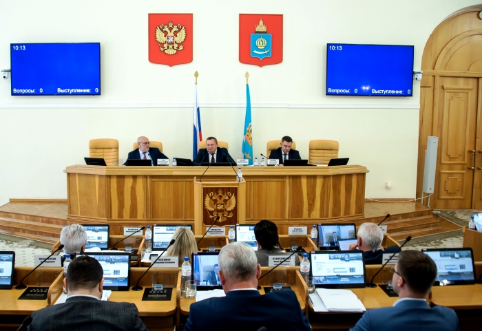 Астраханские парламентарии одними из первых в стране поддержали президентскую инициативу о выплате за ребенка