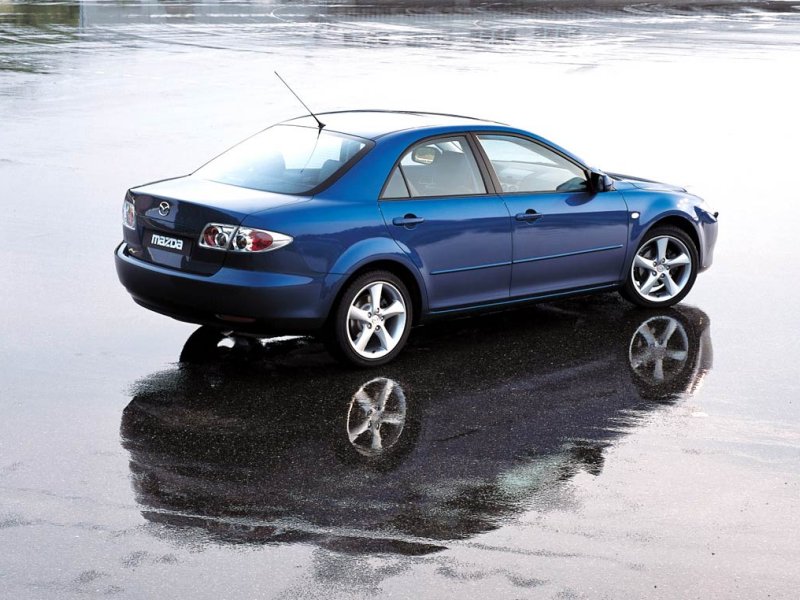 Под Астраханью полиция задержала иномарку, угнанную в Ленинградской области 