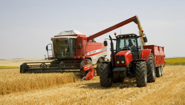 Астраханский фермер, задолжавшая полтора миллиона, лишилась сельскохозяйственной техники