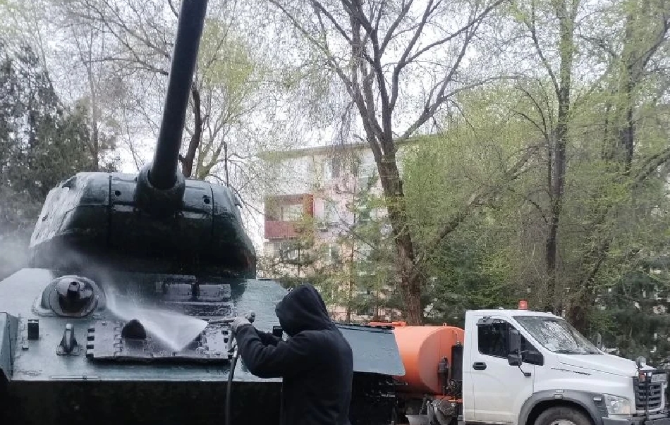 Астраханские скверы и парки готовят к сезону прогулок 