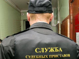 За долги за воду астраханка лишилась утюга, ковра и крестовой отвертки