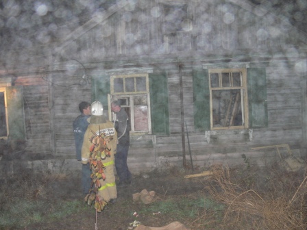 В Астрахани на пожаре погиб человек