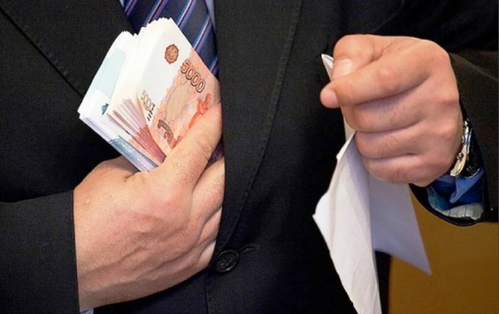 Астраханская полиция подозревает заместителя регионального министра во взятке на 160 000 рублей