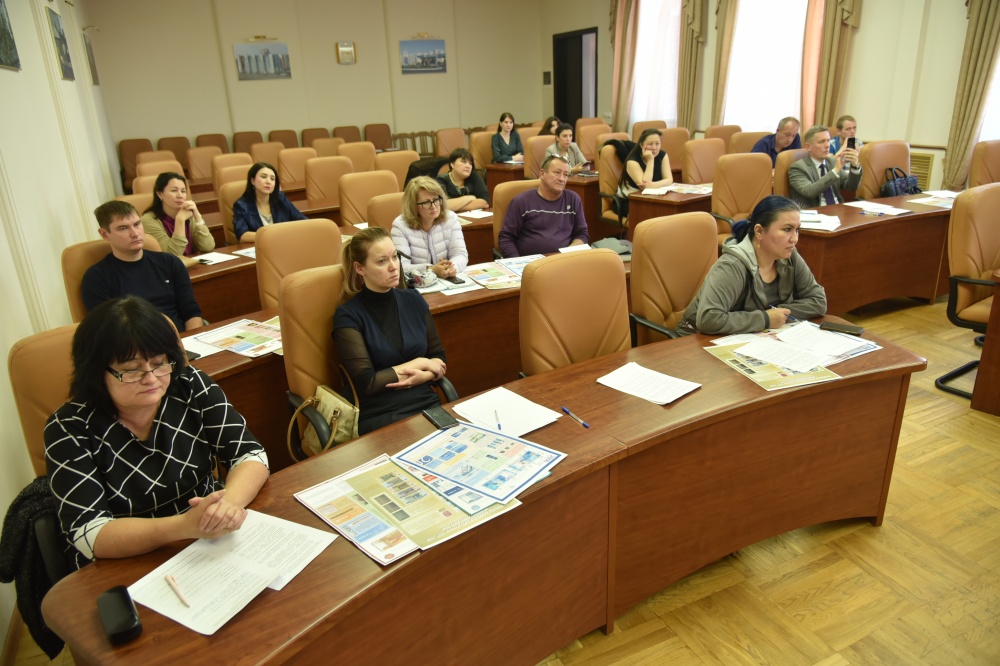 Необходимо выработать привычку проверять все банкноты. Астраханцам дали парочку нужных советов 