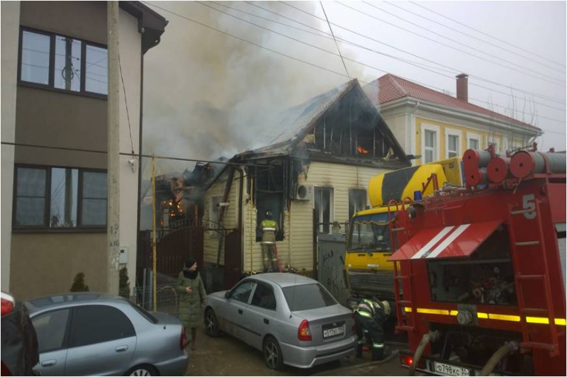 За сутки в Астраханской области произошло сразу семь пожаров, один из них крупный