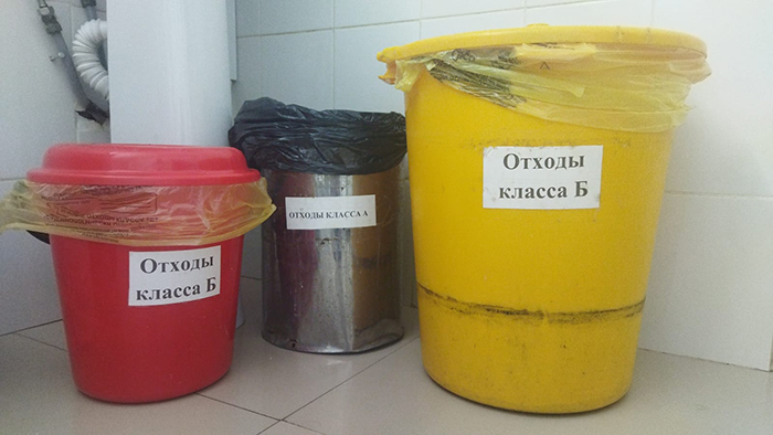 В Кировской больнице ответили на подозрение о происхождении странного мусора в канализации