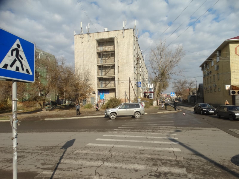 В Астрахани иномарка сбила пенсионерку на "зебре"