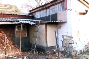 Из-за халатности чиновника сирот поселили в аварийное жилье