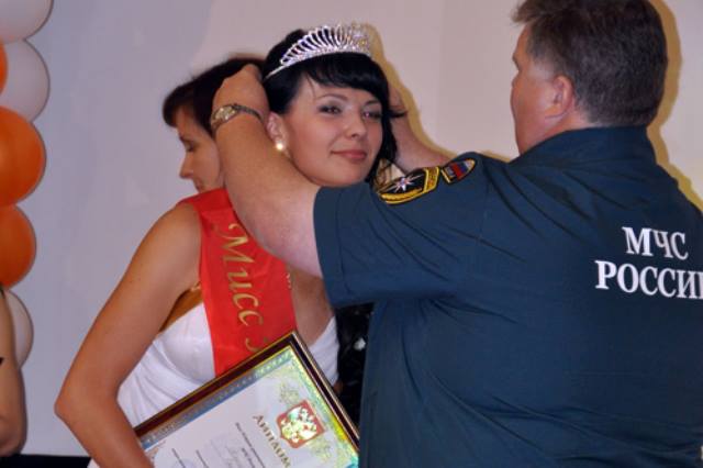 Астраханка стала самой красивой сотрудницей МЧС в ЮФО