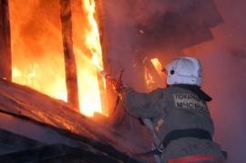 Из-за неправильно установленных электроприборов в Астрахани сгорела крыша частного дома