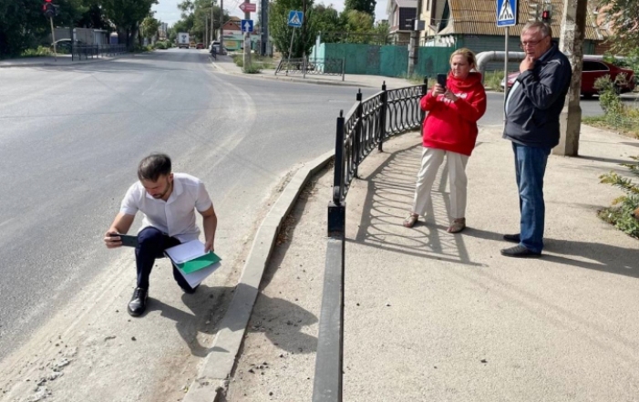 Августовскую отремонтируют: в администрации Астрахани ответили на статью об улице с дорожными недочетами 