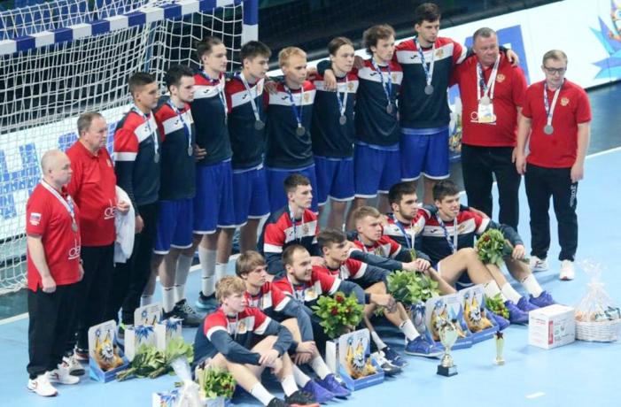 Астраханские гандболисты в составе молодежной сборной России стали серебряными призерами Игр стран СНГ