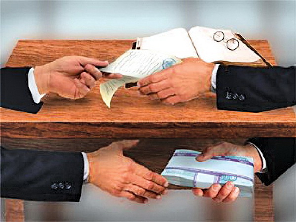 Администрация Астрахани проводит опрос о коррупции в городе