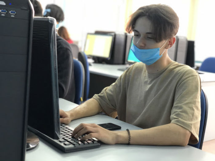 Астраханцы, пострадавшие от пандемии, могут бесплатно обучиться новой специальности или повысить квалификацию