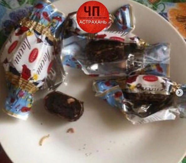 Под Астраханью купили конфеты с червями
