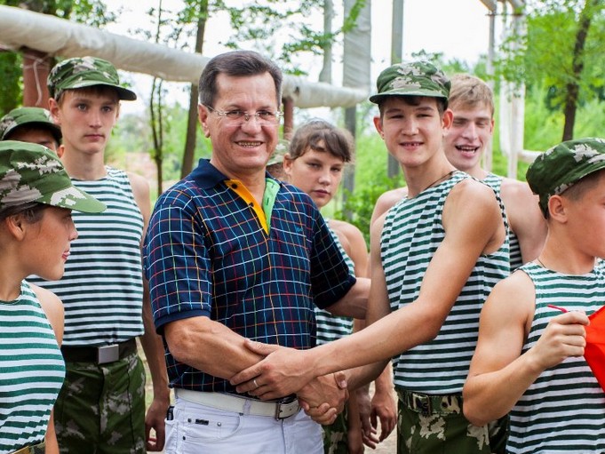 В астраханском лагере "Березка" сирот готовят к самостоятельной жизни 