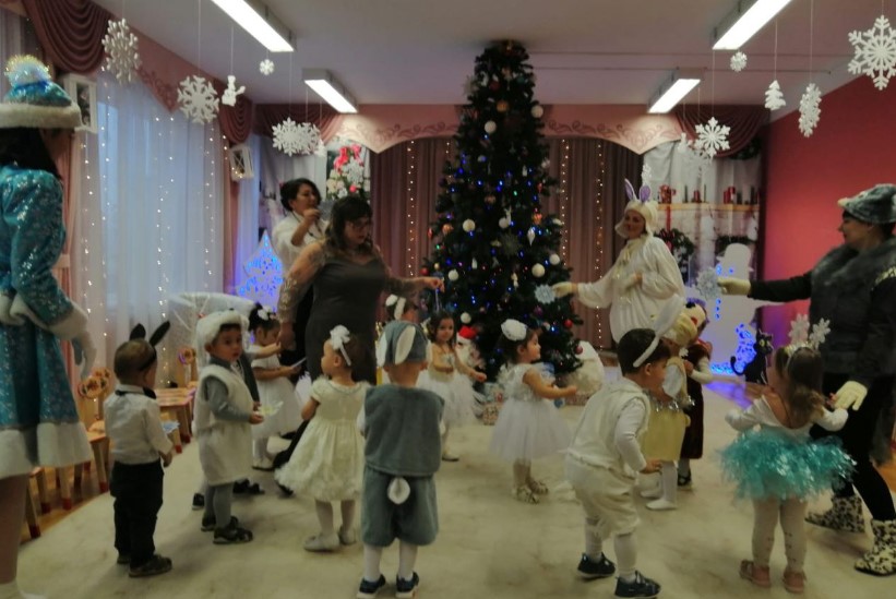 В одном из астраханских районов строят сразу три детских сада