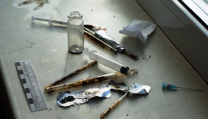 Астраханец устроил в своём доме наркопритон и сам был не прочь употребить