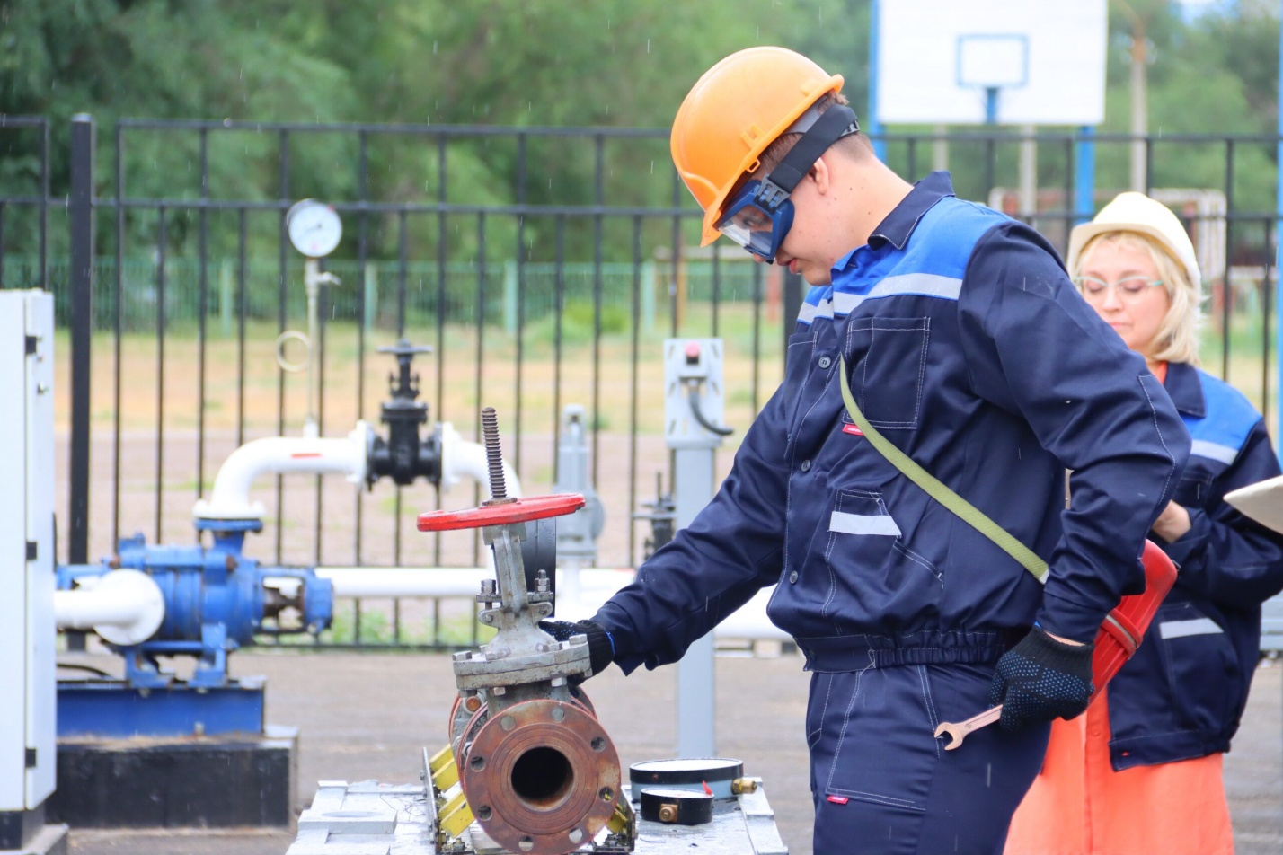 И экзамен сдать, и работу получить: астраханские выпускники демонстрируют свои умения