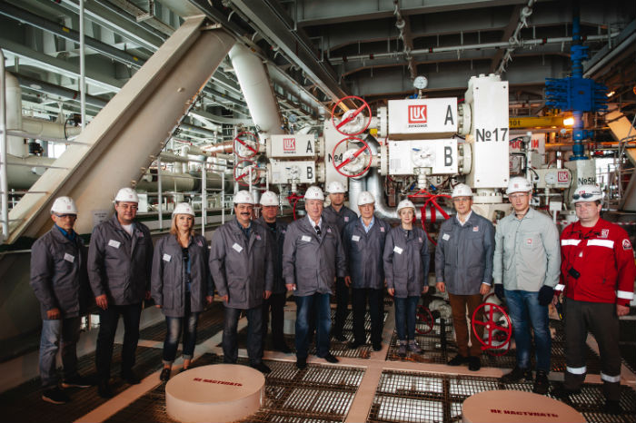 Депутаты Республики Коми и ХМАО-Югры посетили месторождение Филановского на Каспии