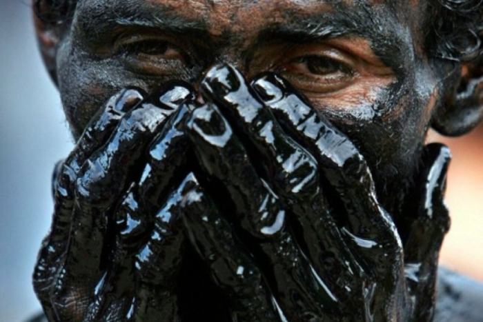 Мечта двух астраханцев стать нефтяниками не сбылась